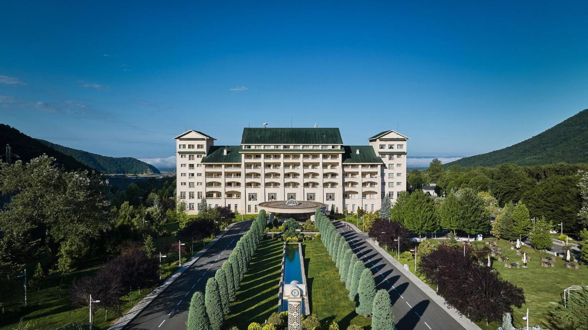 Qafqaz Riverside Hotel Gabala Exterior photo